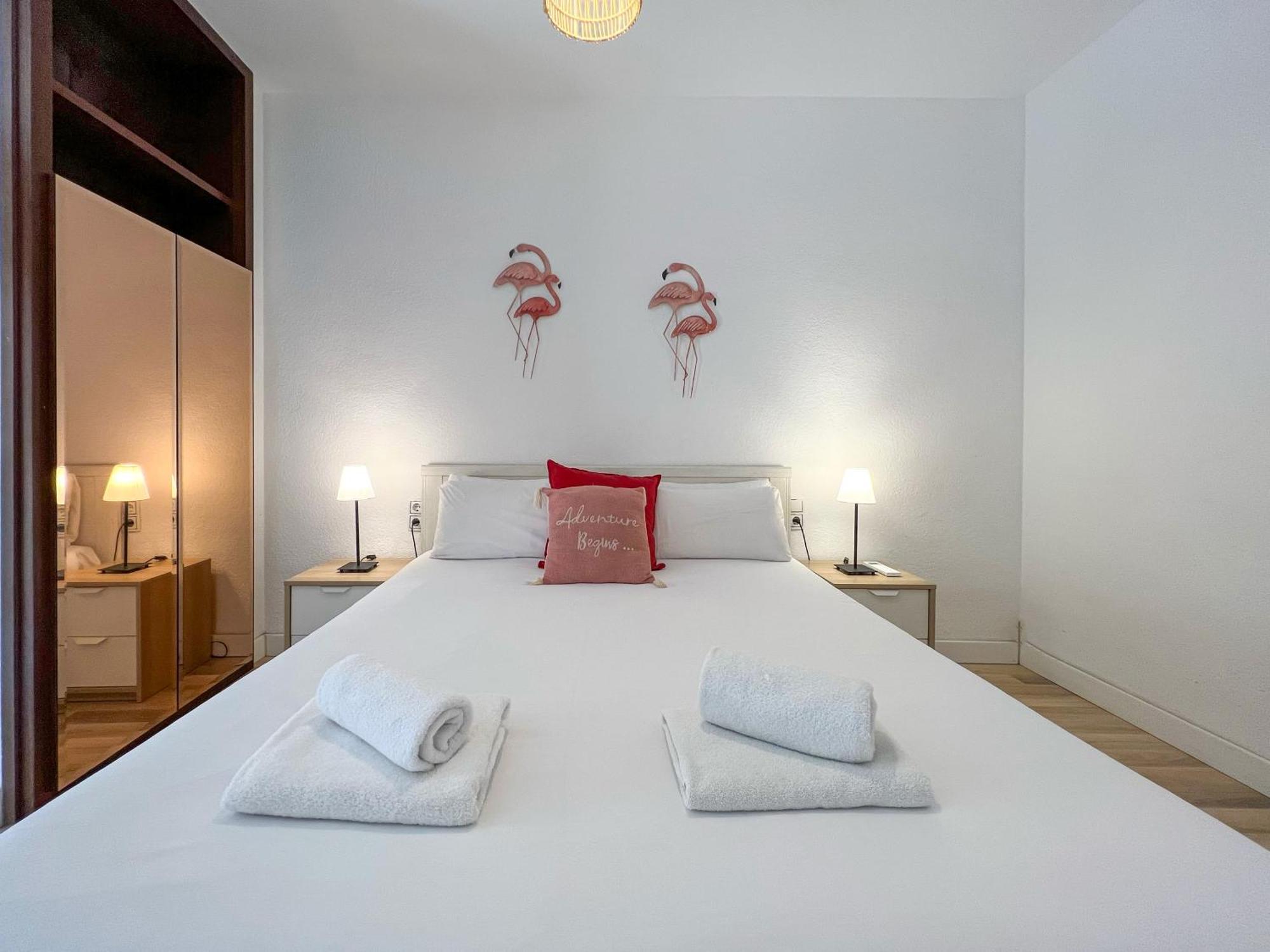 Stay U-Nique Apartments Sardenya II Барселона Экстерьер фото